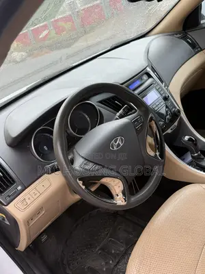 Hyundai Sonata GLS Sedan FWD (2.4L 4cyl 6A) 2012 White
