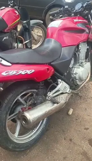 Honda CB 1999 Red