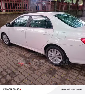 Toyota Corolla 2009 White