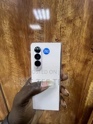 Samsung Galaxy Z Fold4 256 GB Gold