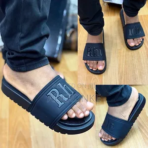 Quality Man Palm Slide for Men Available in Different Sizes