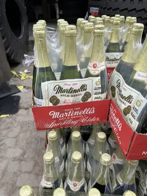 Martinellis Apple Cider by 12bott