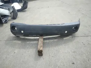 Toyota Highlander 2004 - 2007 Front Bumper. Tokunbo.