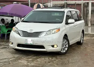 Toyota Sienna Limited 7-Passenger 4dr Minivan AWD (3.5L 6cyl 6A) 2014