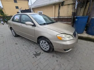 Toyota Corolla 2004 Gold