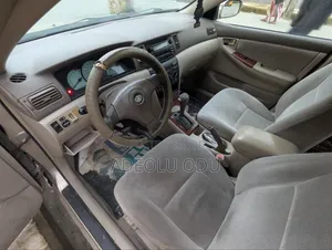 Toyota Corolla 2004 Gold