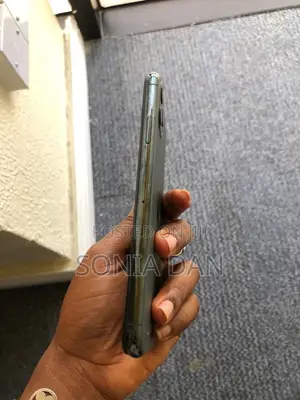 Apple iPhone 11 Pro Max 64 GB Green