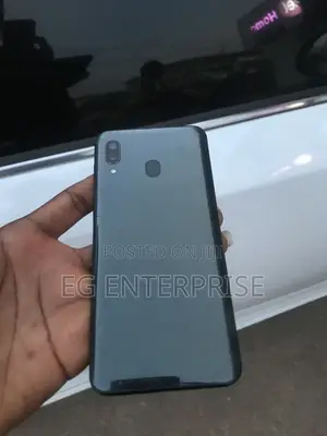 Samsung Galaxy A20 64 GB Black