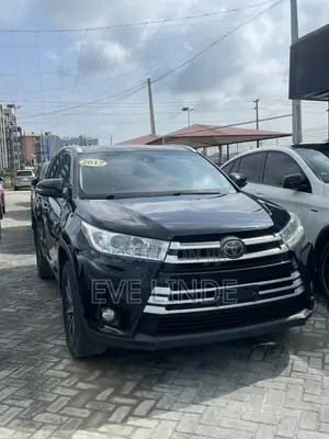 Toyota Highlander XLE 4x4 V6 (3.5L 6cyl 8A) 2017 Black