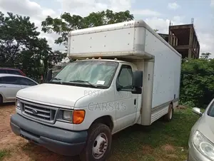 Ford E-350 2009 White