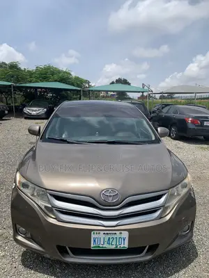 Toyota Venza XLE 2011 Brown