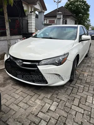 Toyota Camry SE 4dr Sedan (2.5L 4cyl 6A) 2016 White