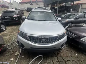 Kia Sorento LX 2012 Silver