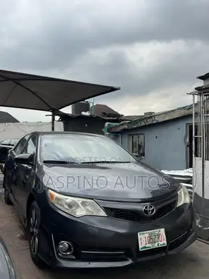 Toyota Camry 2012 Gray