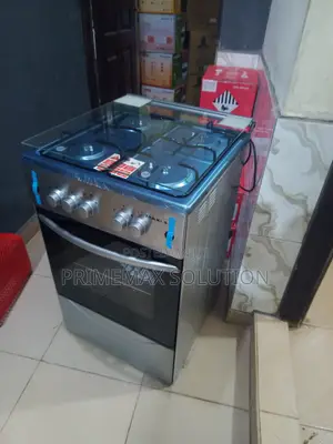 Versatile 4-Zone Cooking on Compact 50x50 Maxi Gas Hob