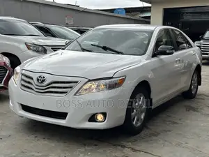 Toyota Camry LE 4dr Sedan (2.5L 4cyl 6A) 2011 White