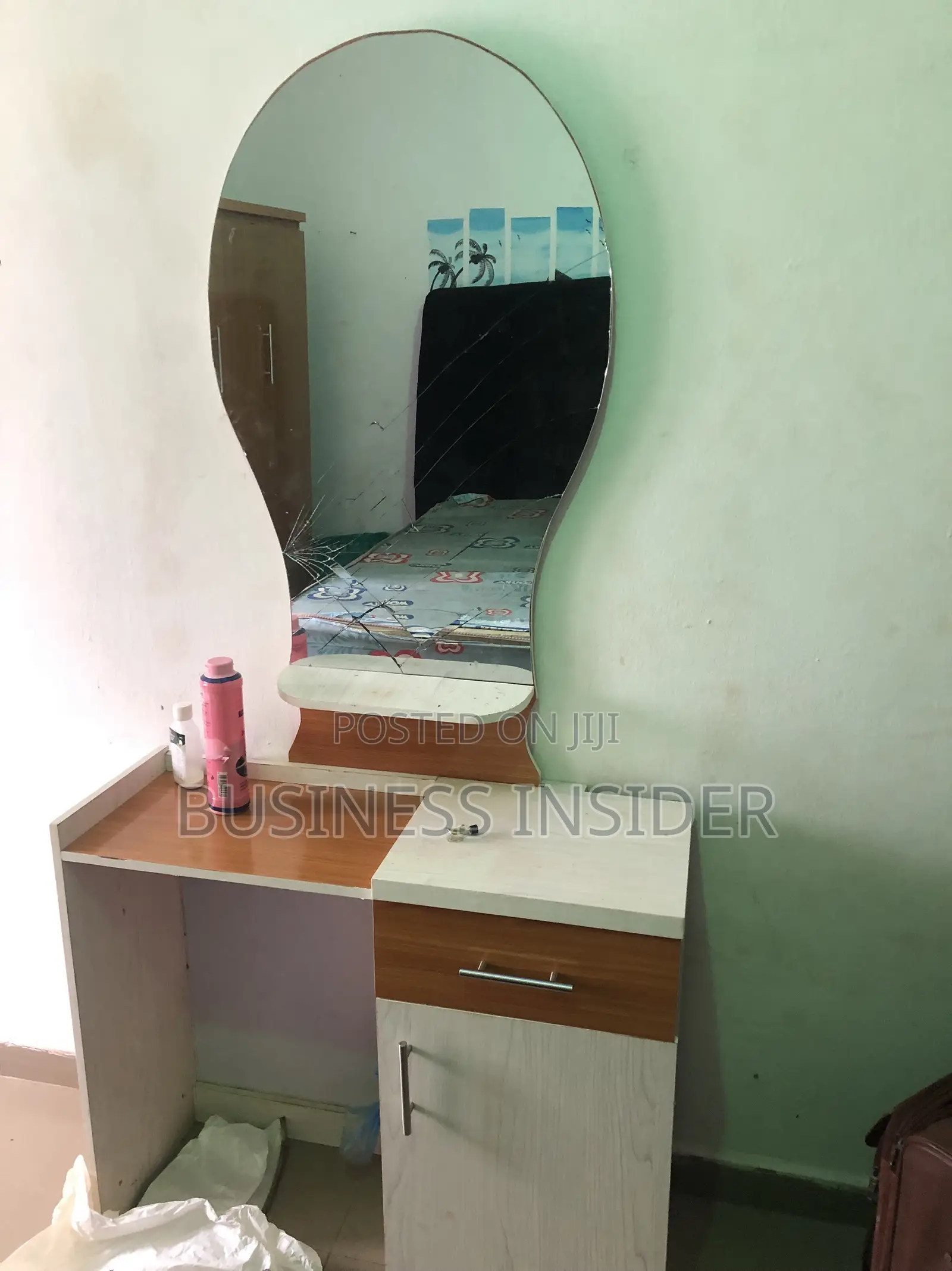 Mirror Stand