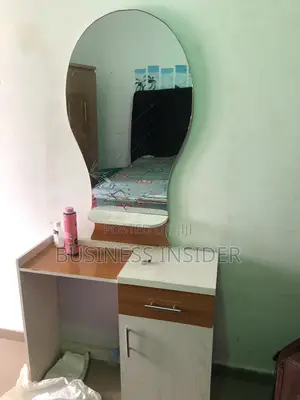 Mirror Stand
