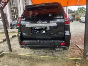 Toyota Land Cruiser Prado 2022 Black