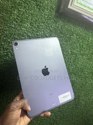 Apple iPad Pro 11 (2018) 256 GB Gray