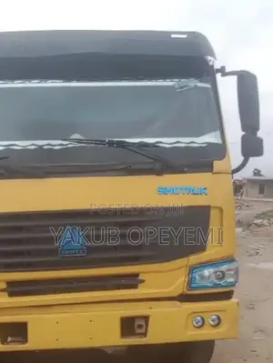 Howo Sino Truk 375 2013 Yellow