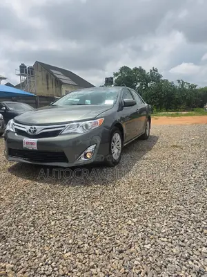Toyota Camry LE 4dr Sedan (2.5L 4cyl 6A) 2012 Silver