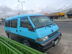 Mitsubishi L300 2005 Blue