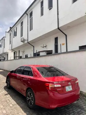 Toyota Camry LE 4dr Sedan (2.5L 4cyl 6A) 2013 Red