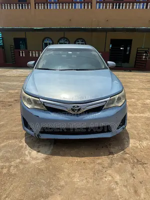 Toyota Camry LE 4dr Sedan (2.5L 4cyl 6A) 2012 Blue