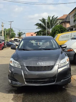 Toyota Matrix Hatchback FWD (1.8L 4cyl 5M) 2010 Gray