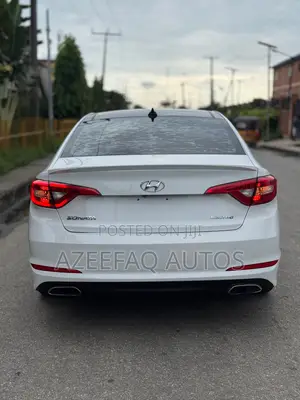 Hyundai Sonata Limited w/Brown Leather 4dr Sedan (2.4L 4cyl 6A) 2015
