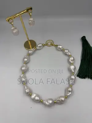 Baroque Pearl Necklace