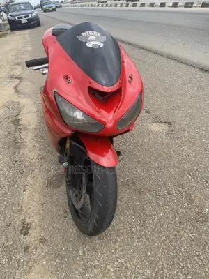 Kawasaki Ninja ZX6R 2006 Red