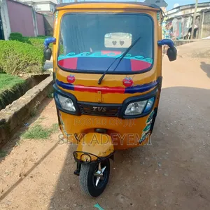TVS King Deluxe Plus iTouch Start 2025 Yellow