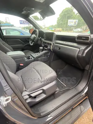 Toyota Tacoma SR Double Cab 4WD 5.0 ft. SB (Automatic) 2025 Gray