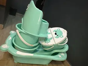Complete 8-Piece Baby Bath Set.