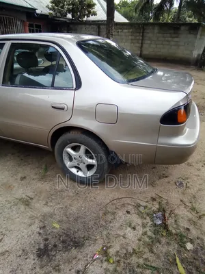 Toyota Corolla 2004 Gold