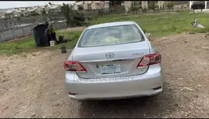 Toyota Corolla LE 4dr Sedan (1.8L 4cyl 4A) 2010 Silver