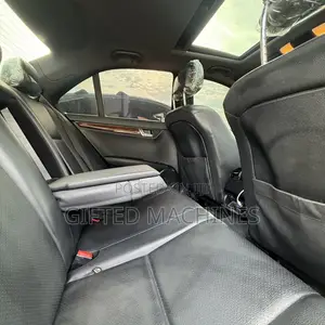 Mercedes-Benz C300 2010 Black