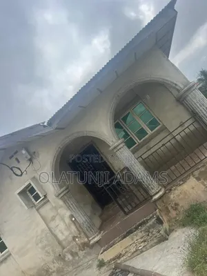 5bdrm Bungalow in Ilupeju Ofatedo, Osogbo for sale