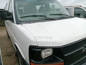 Chevrolet Shcool Bus 2011 White