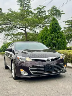 Toyota Avalon XLE Sedar FWD (3.5L 6cyl 6A) 2013 Burgundy