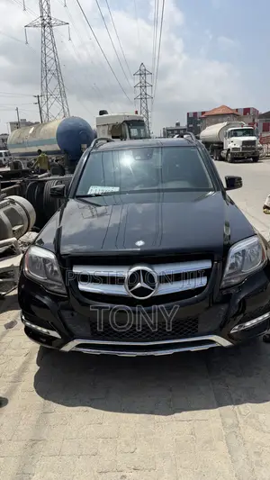 Mercedes-Benz GLK-Class Base GLK 350 4dr AWD 4MATIC (3.5L 6cyl 7A) 2015