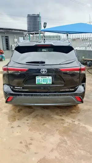 Toyota Highlander Limited AWD 2020 Black