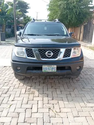 Nissan Frontier 2010 Black