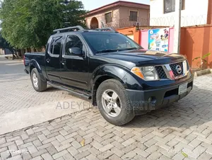 Nissan Frontier 2010 Black