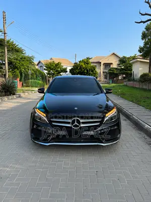 Mercedes-Benz C300 2015 Black