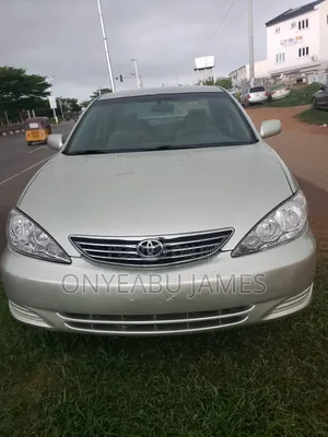 Toyota Camry 2004 Gold