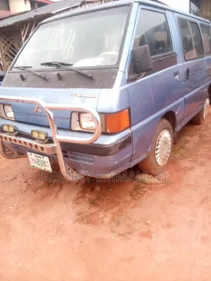 Mitsubishi L300 2002 Blue