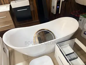 White Luxury Bathtub